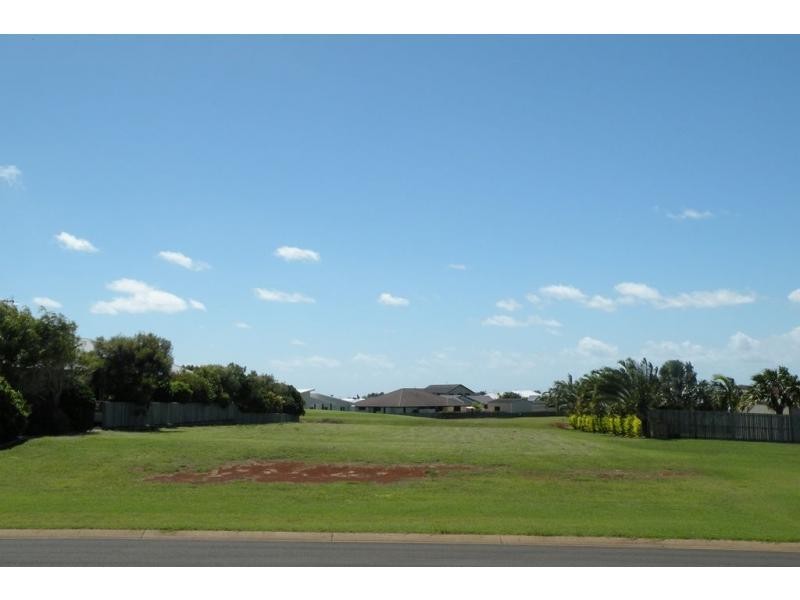 18 Coral Cove Drive, Coral Cove QLD 4670