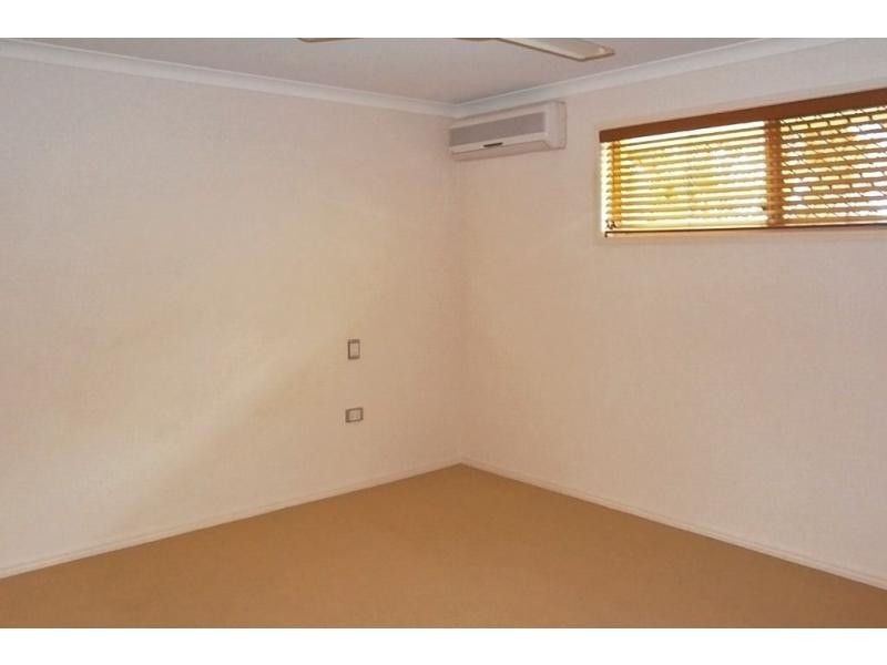 12 McCallum Close, Coral Cove QLD 4670