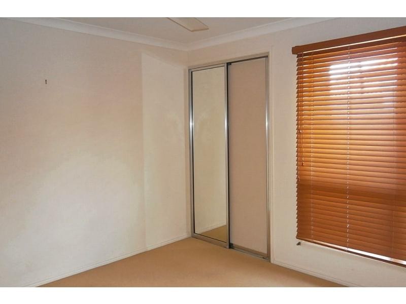 12 McCallum Close, Coral Cove QLD 4670