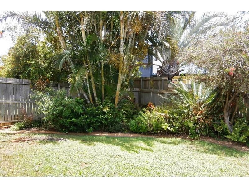 12 McCallum Close, Coral Cove QLD 4670