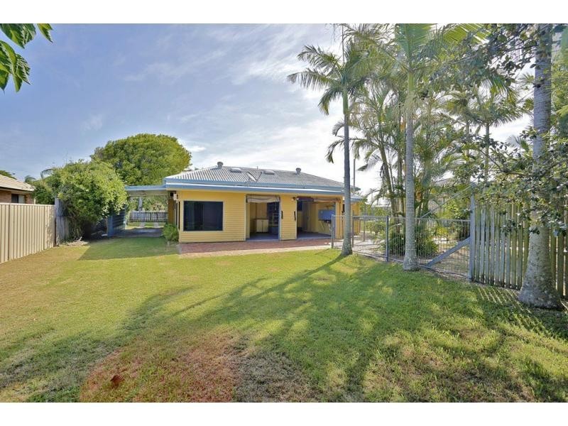 24 Holland Street, Bargara QLD 4670