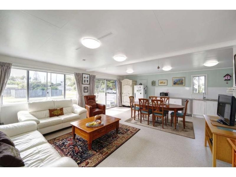 9 Elworthy Street, Bargara QLD 4670