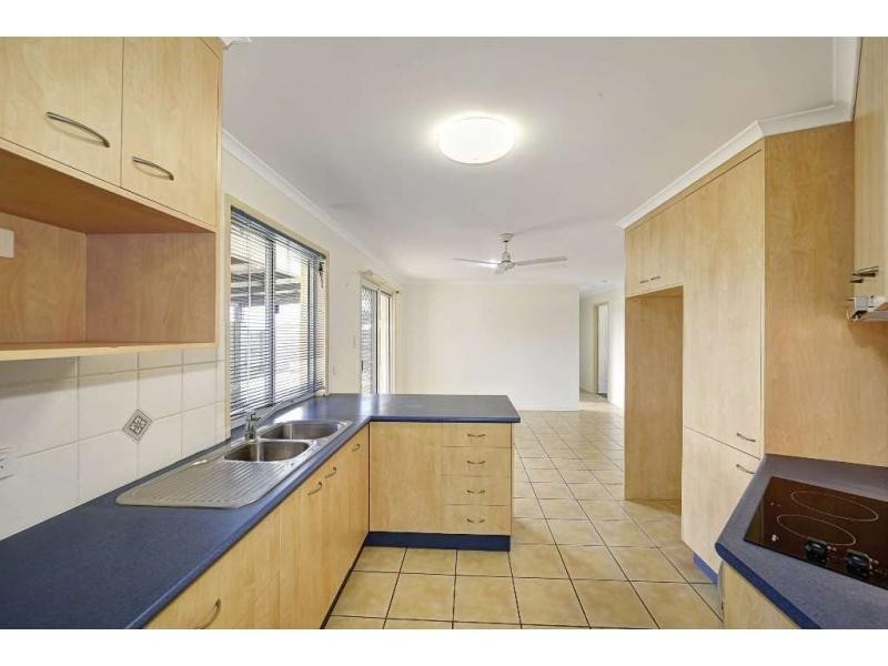 6 Belmonte Drive, Coral Cove QLD 4670