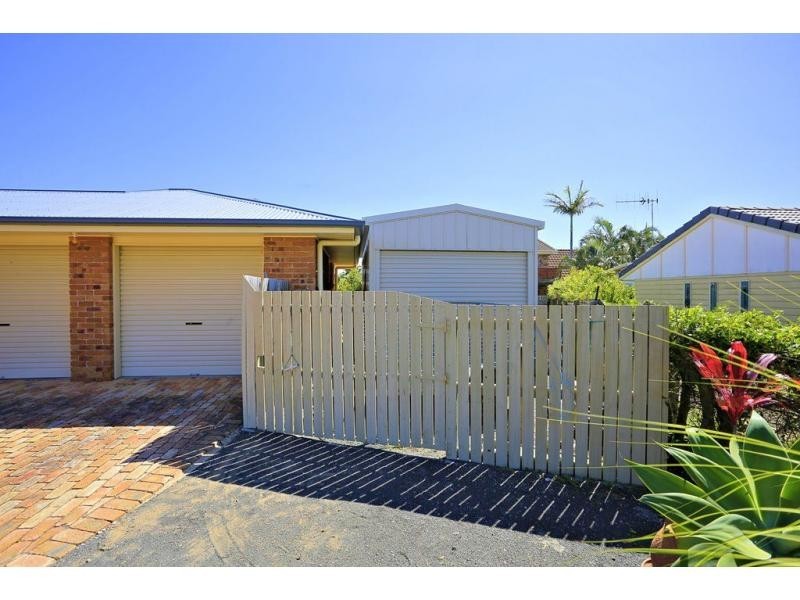 11 Andy Kemp Place, Bargara QLD 4670