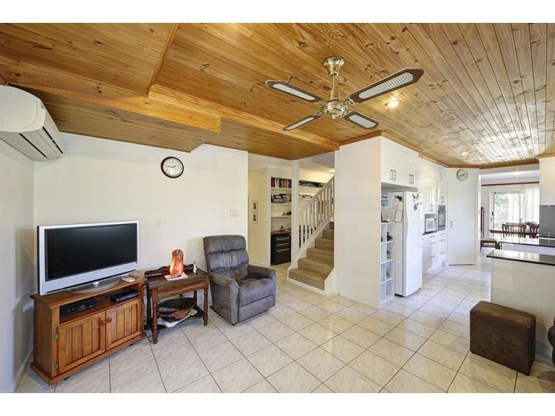 11 Andy Kemp Place, Bargara QLD 4670
