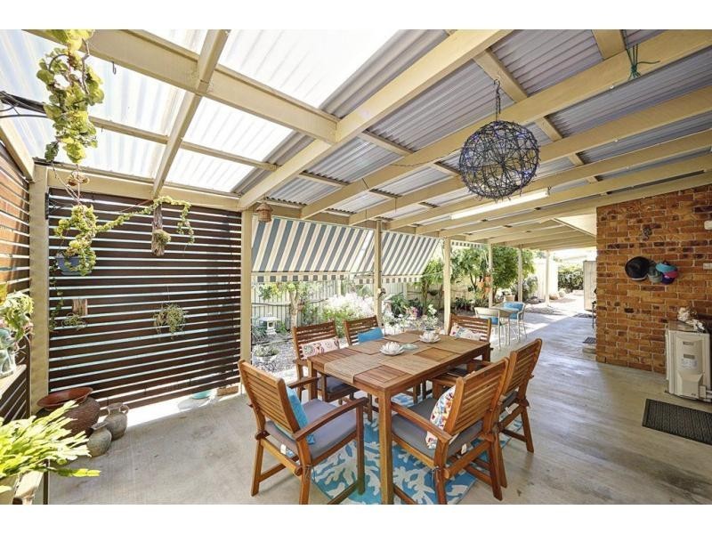 11 Andy Kemp Place, Bargara QLD 4670