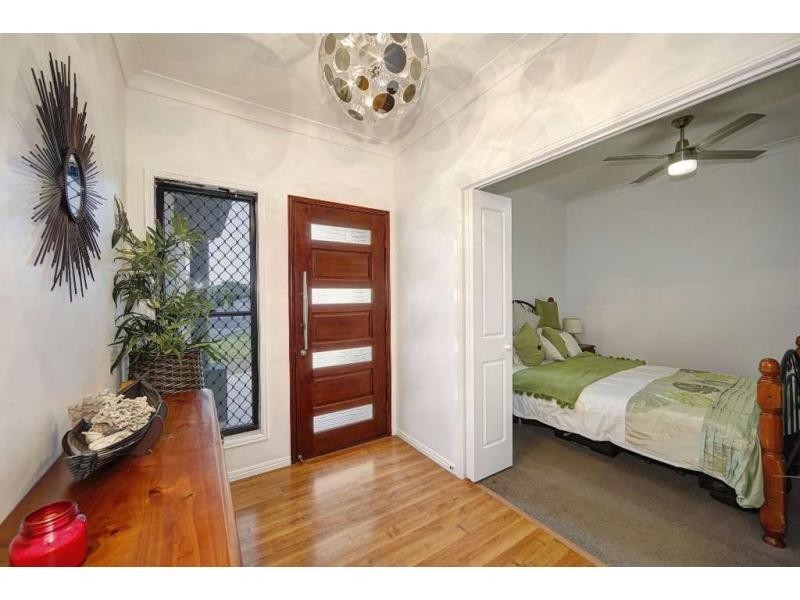 12 Raewood Close, Coral Cove QLD 4670