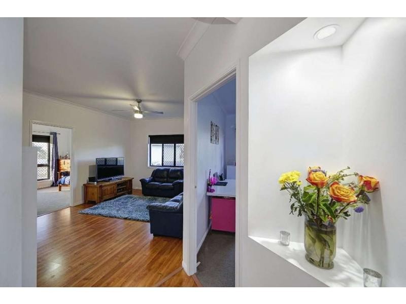 12 Raewood Close, Coral Cove QLD 4670