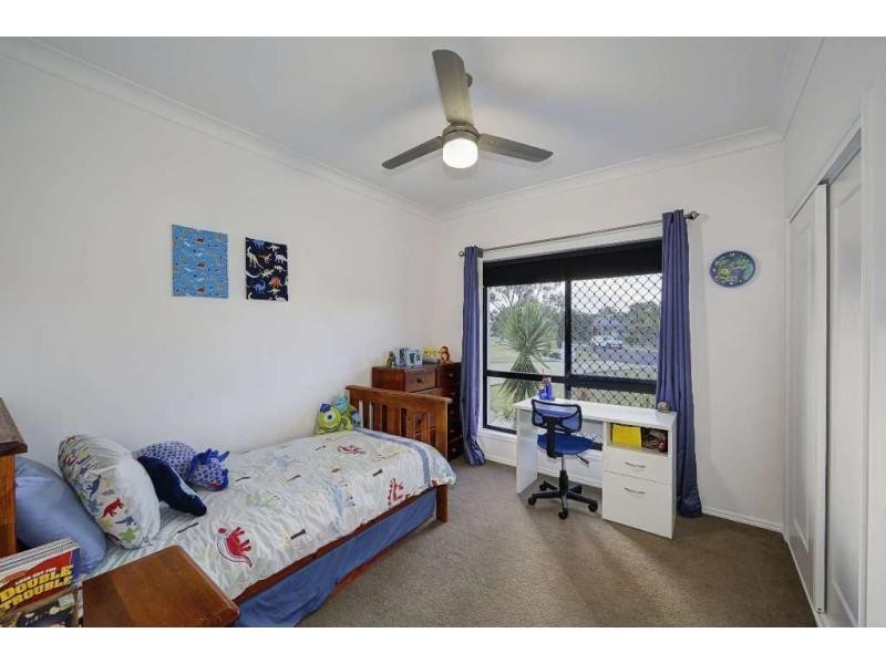 12 Raewood Close, Coral Cove QLD 4670