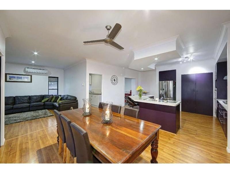 12 Raewood Close, Coral Cove QLD 4670