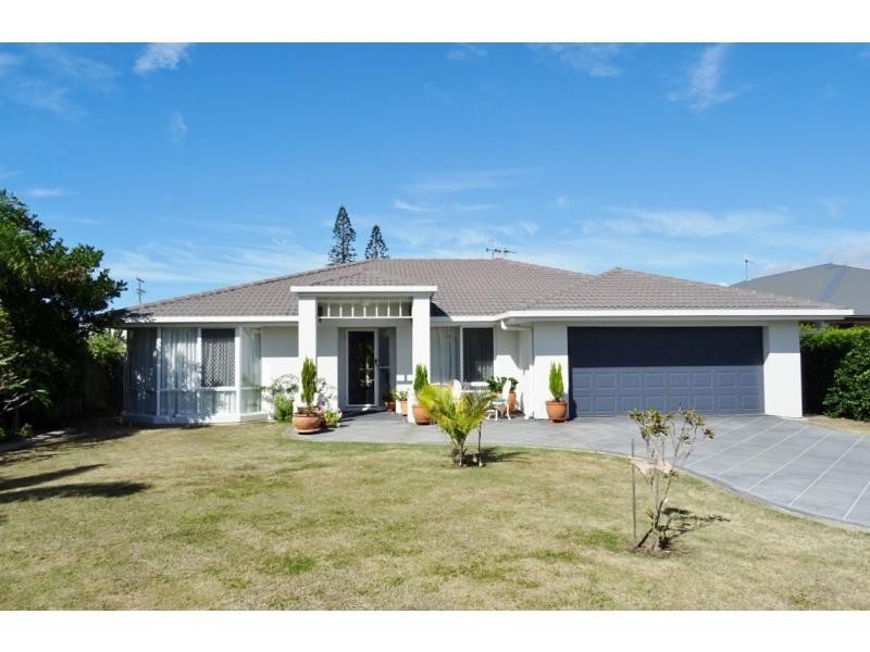 5 Whale Circuit, Bargara QLD 4670