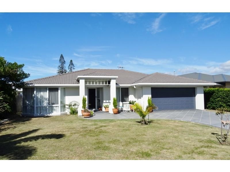 5 Whale Circuit, Bargara QLD 4670