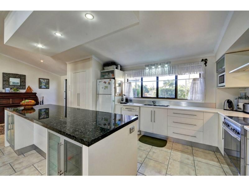 17 Fairway Drive, Bargara QLD 4670