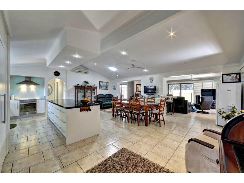 17 Fairway Drive, Bargara QLD 4670