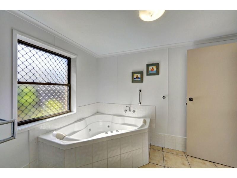 17 Fairway Drive, Bargara QLD 4670