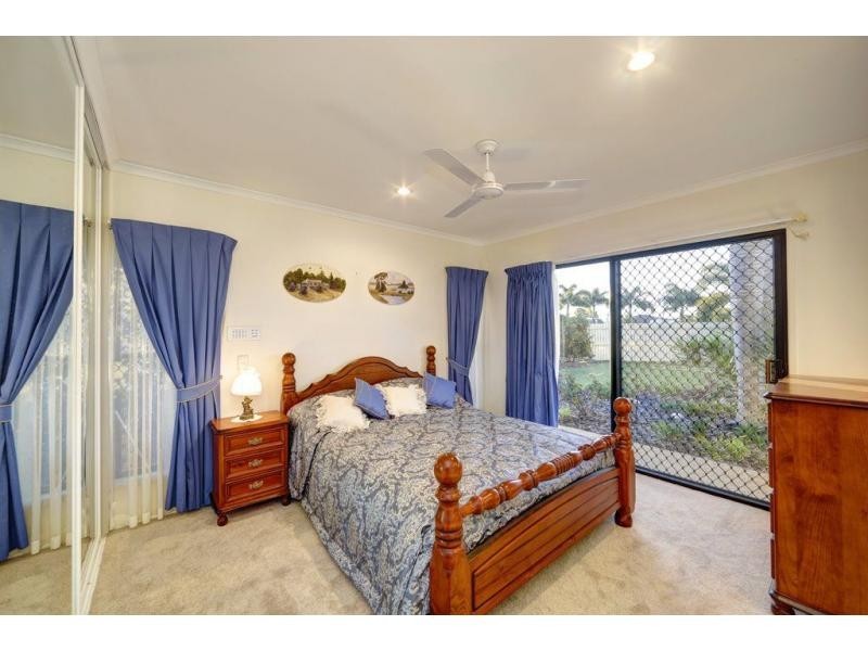 7 Davin Place, Coral Cove QLD 4670