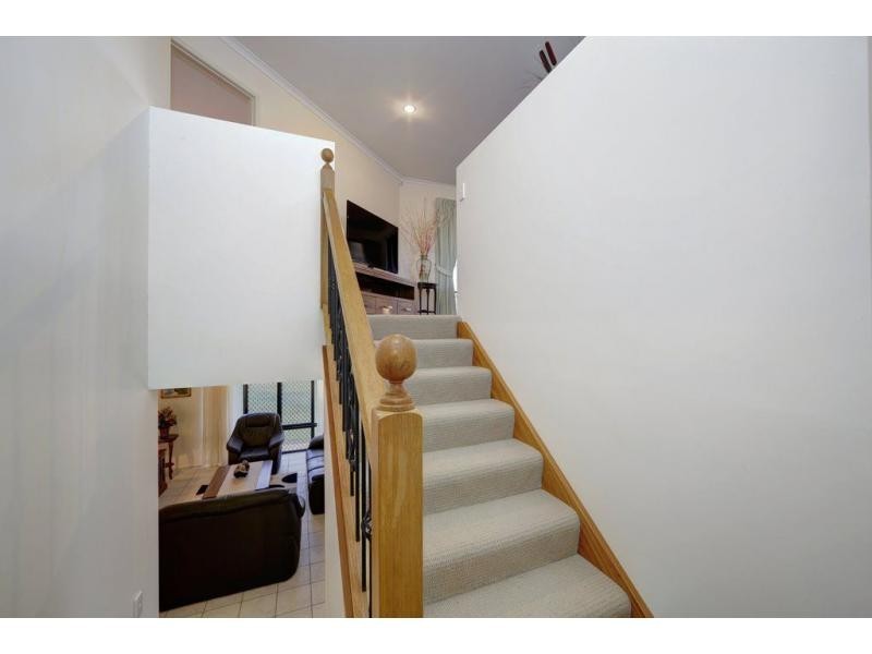 7 Davin Place, Coral Cove QLD 4670