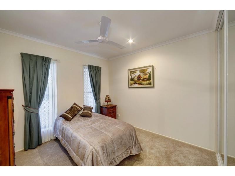 7 Davin Place, Coral Cove QLD 4670