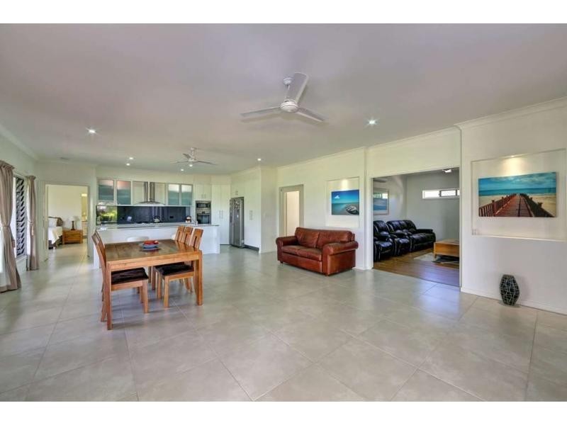 5 Oceanview Place, Elliott Heads QLD 4670