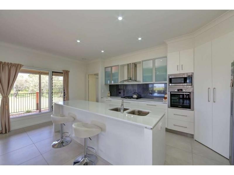 5 Oceanview Place, Elliott Heads QLD 4670