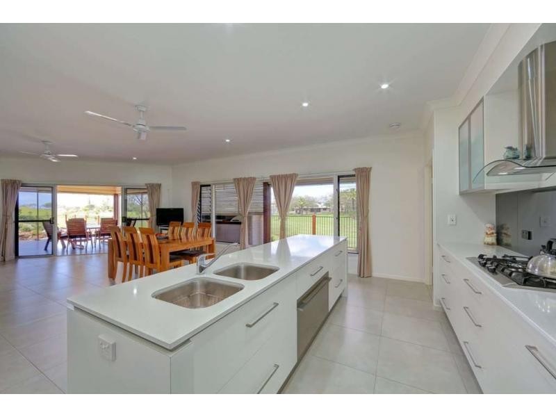 5 Oceanview Place, Elliott Heads QLD 4670