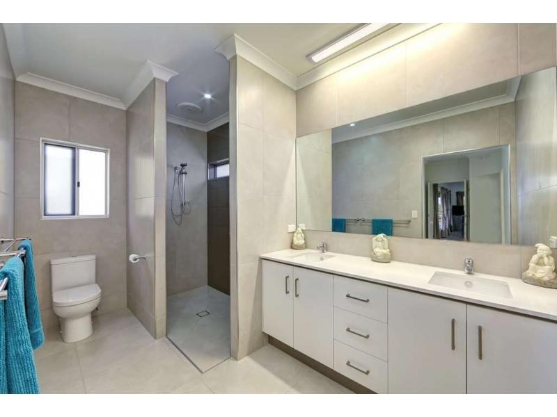 5 Oceanview Place, Elliott Heads QLD 4670