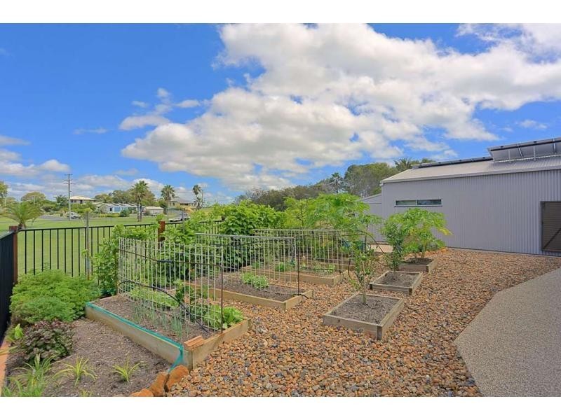 5 Oceanview Place, Elliott Heads QLD 4670