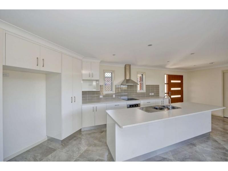 2/6 Back Hill Drive, Coral Cove QLD 4670
