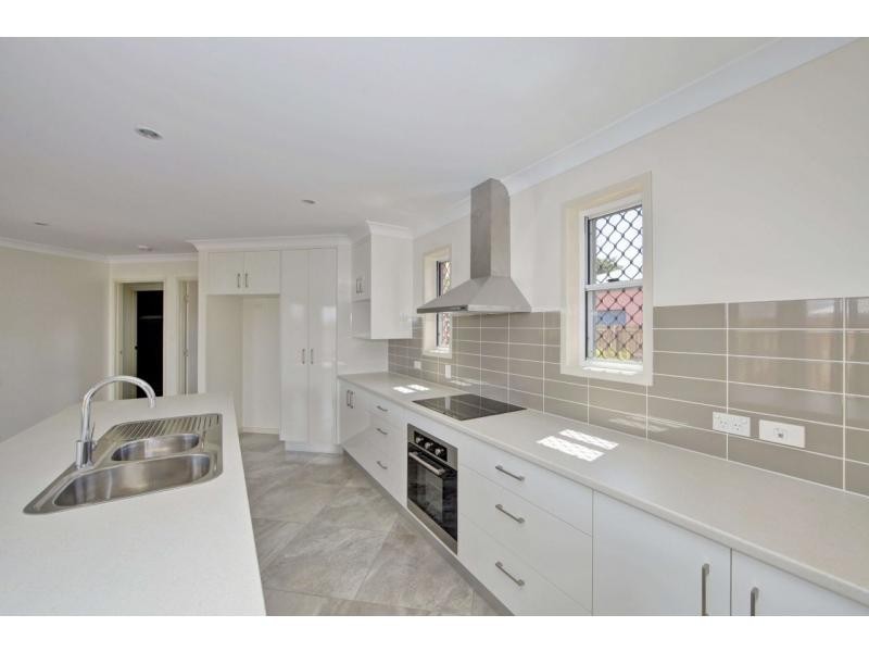 2/6 Back Hill Drive, Coral Cove QLD 4670