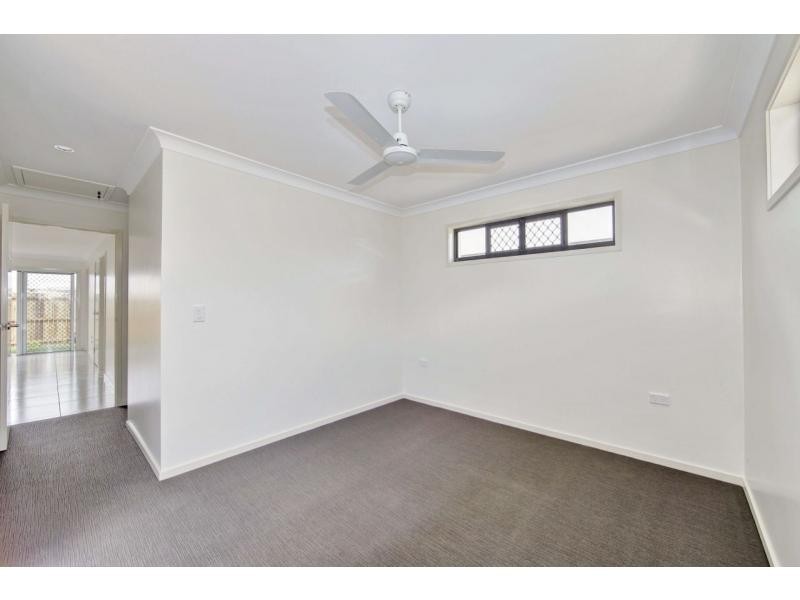 2/6 Back Hill Drive, Coral Cove QLD 4670