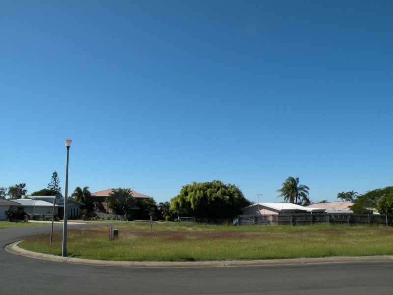 15 Shoreline Crescent, Bargara QLD 4670