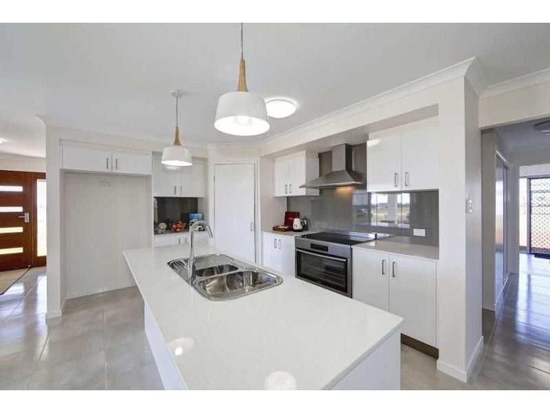 25 Sea Esplanade, Elliott Heads QLD 4670