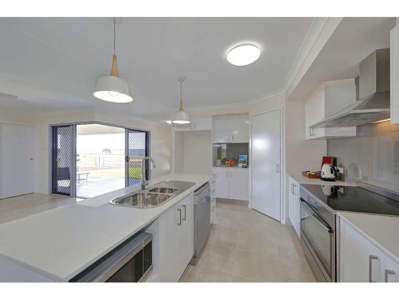 25 Sea Esplanade, Elliott Heads QLD 4670
