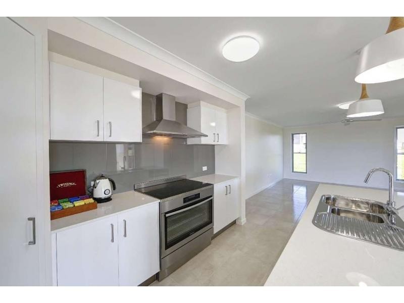 25 Sea Esplanade, Elliott Heads QLD 4670