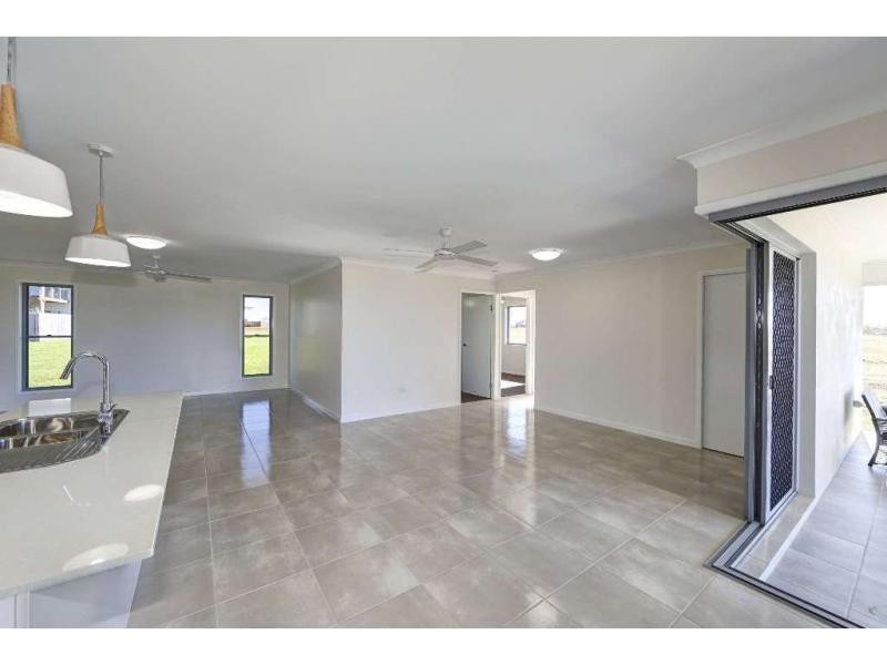 25 Sea Esplanade, Elliott Heads QLD 4670