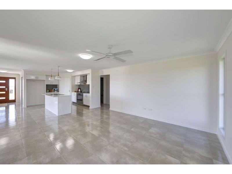 25 Sea Esplanade, Elliott Heads QLD 4670