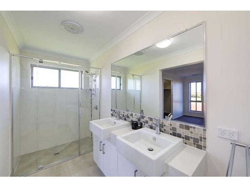 25 Sea Esplanade, Elliott Heads QLD 4670