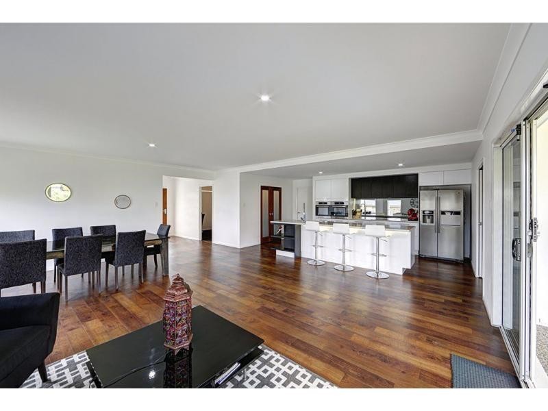 26 Mokera Street, Coral Cove QLD 4670