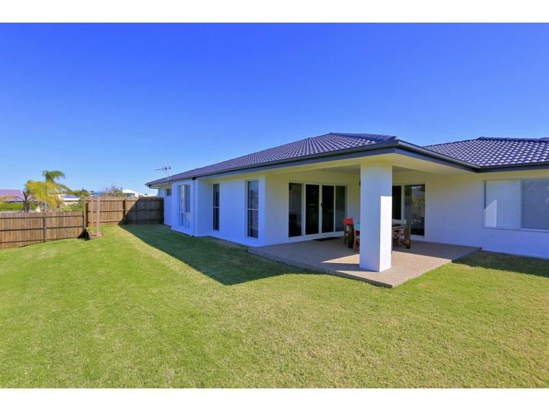 26 Mokera Street, Coral Cove QLD 4670