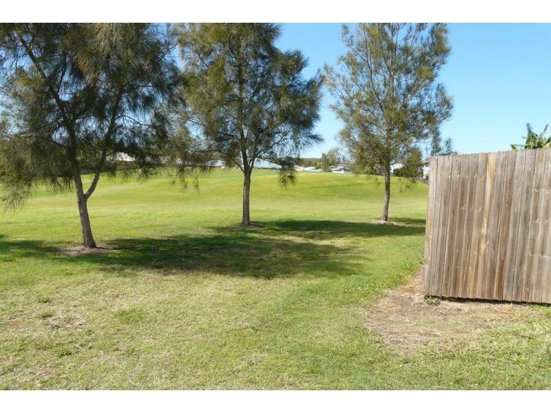 5 McCallum Close, Coral Cove QLD 4670