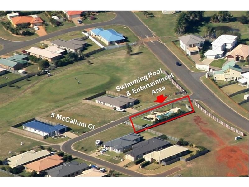5 McCallum Close, Coral Cove QLD 4670