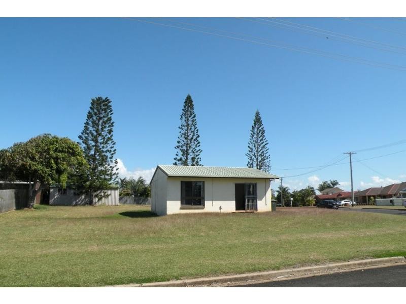 1 Camilleri Court, Elliott Heads QLD 4670