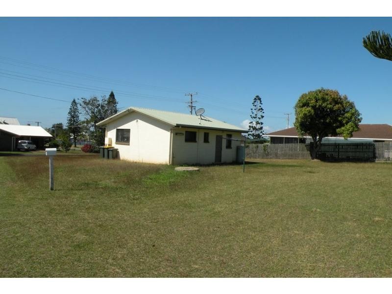 1 Camilleri Court, Elliott Heads QLD 4670