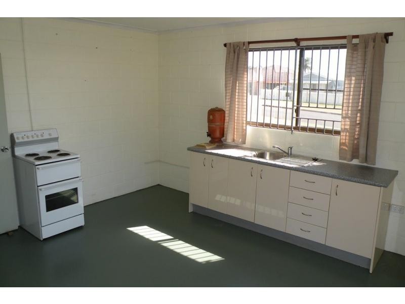 1 Camilleri Court, Elliott Heads QLD 4670