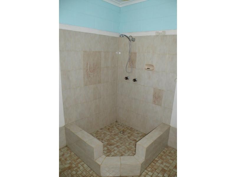 1 Camilleri Court, Elliott Heads QLD 4670