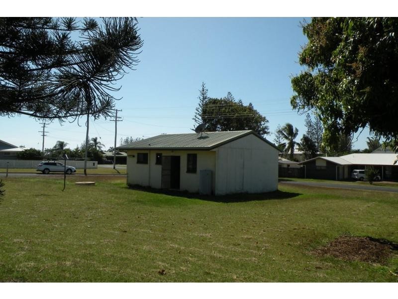 1 Camilleri Court, Elliott Heads QLD 4670