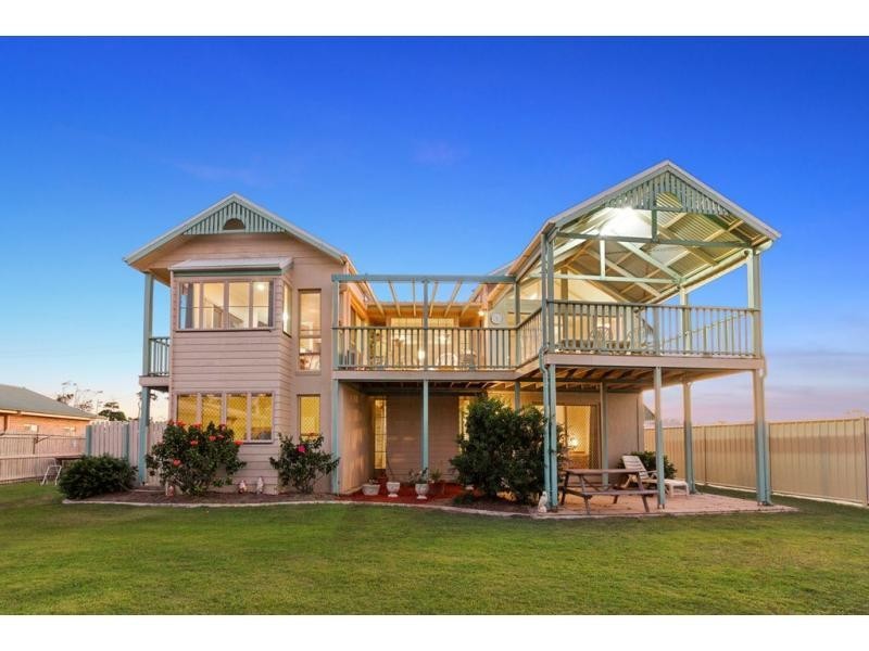 96 Davidson Street, Bargara QLD 4670