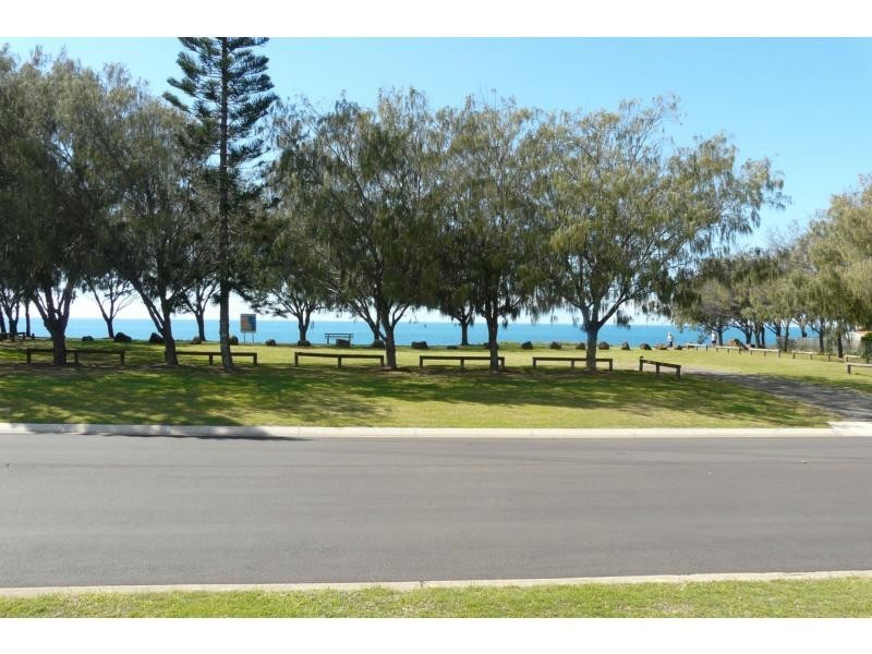125 Barolin Esplanade, Coral Cove QLD 4670