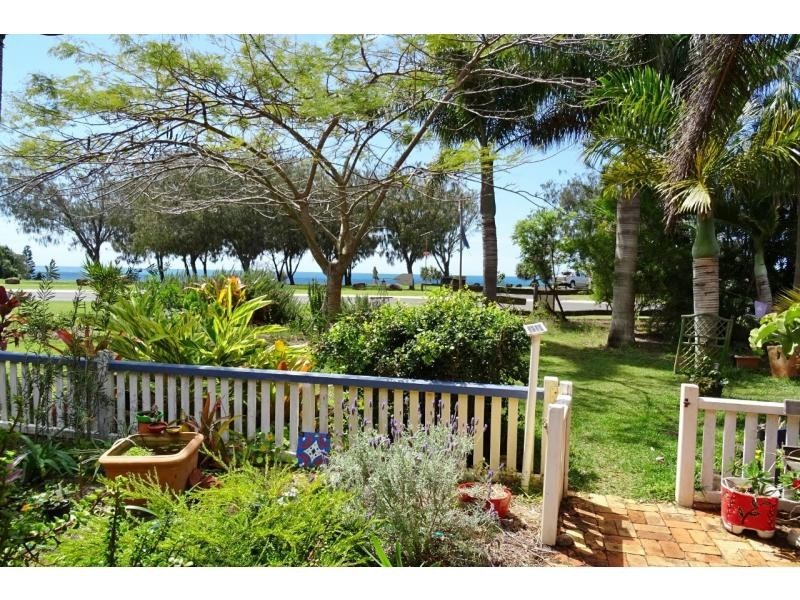 105 Barolin Esplanade, Coral Cove QLD 4670