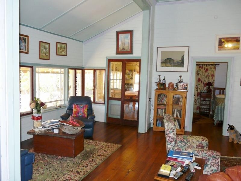 105 Barolin Esplanade, Coral Cove QLD 4670